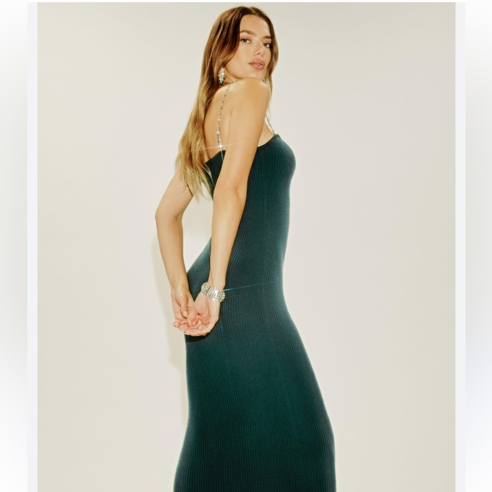REFORMATION
Kimmy Novelty Cashmere
Sweater Dress